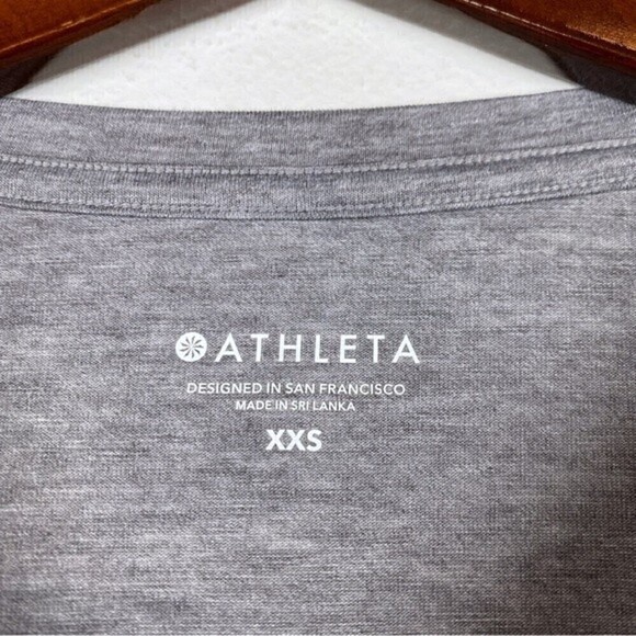 Athleta Essence Pleated Ruched Lightweight Short Sleeve Tee Gray Size XXS - Picture 6 of 6